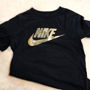 Nike tshirt